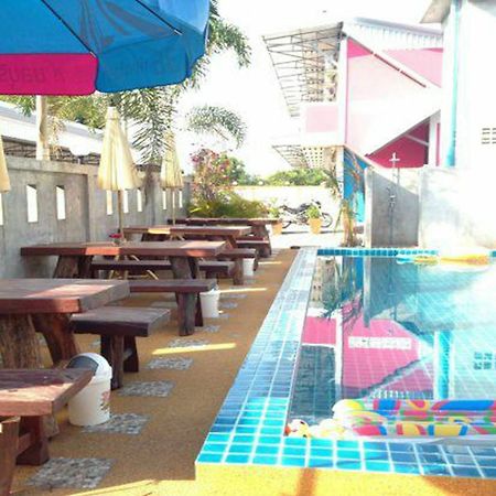 Mee Rak Vintage Hotel Bang Sare Exterior photo