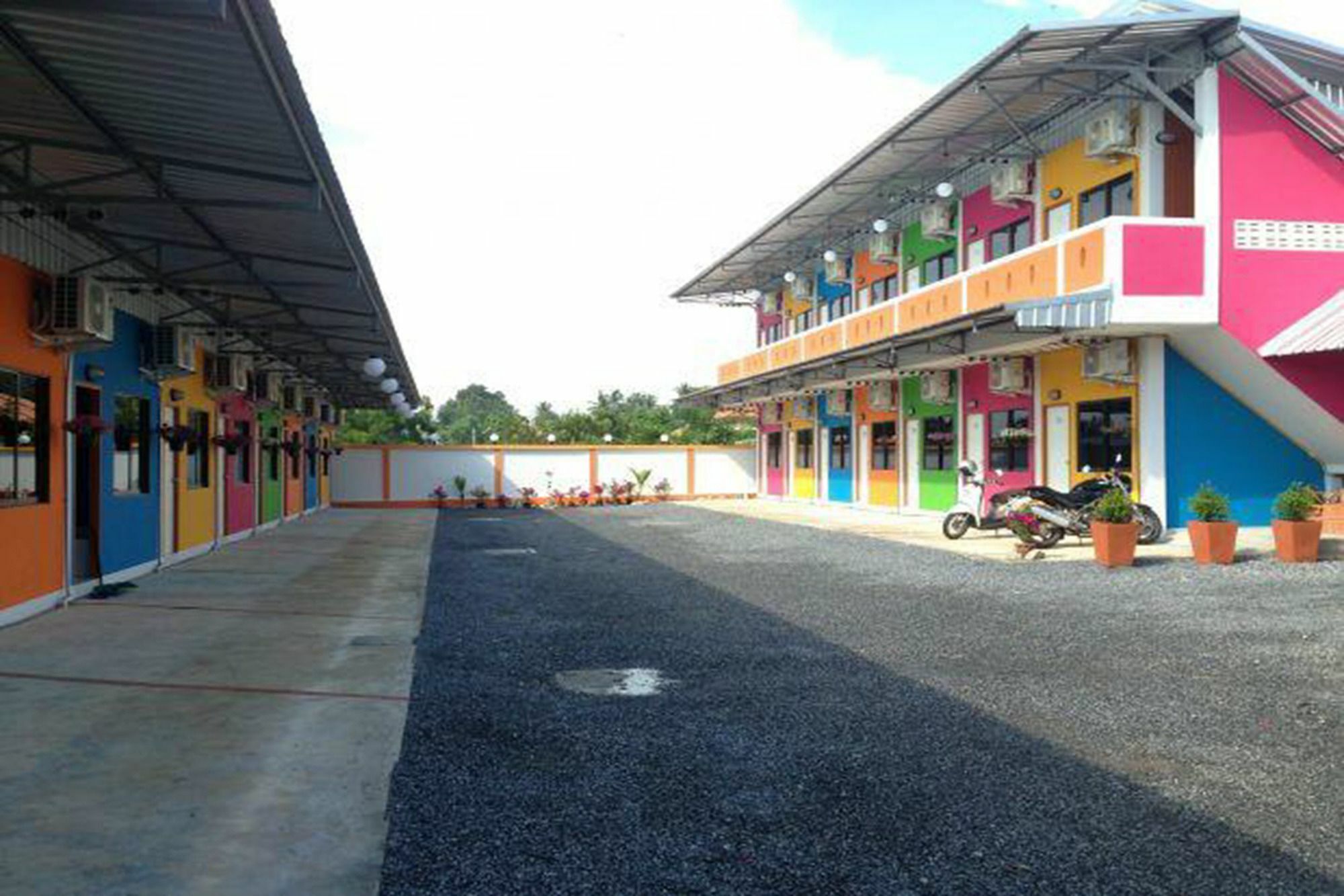 Mee Rak Vintage Hotel Bang Sare Exterior photo