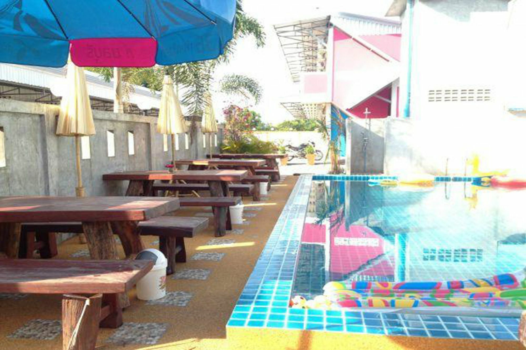 Mee Rak Vintage Hotel Bang Sare Exterior photo